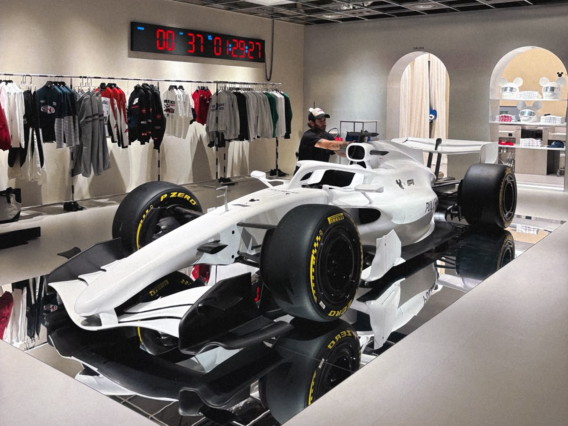 PB - Disney x F1